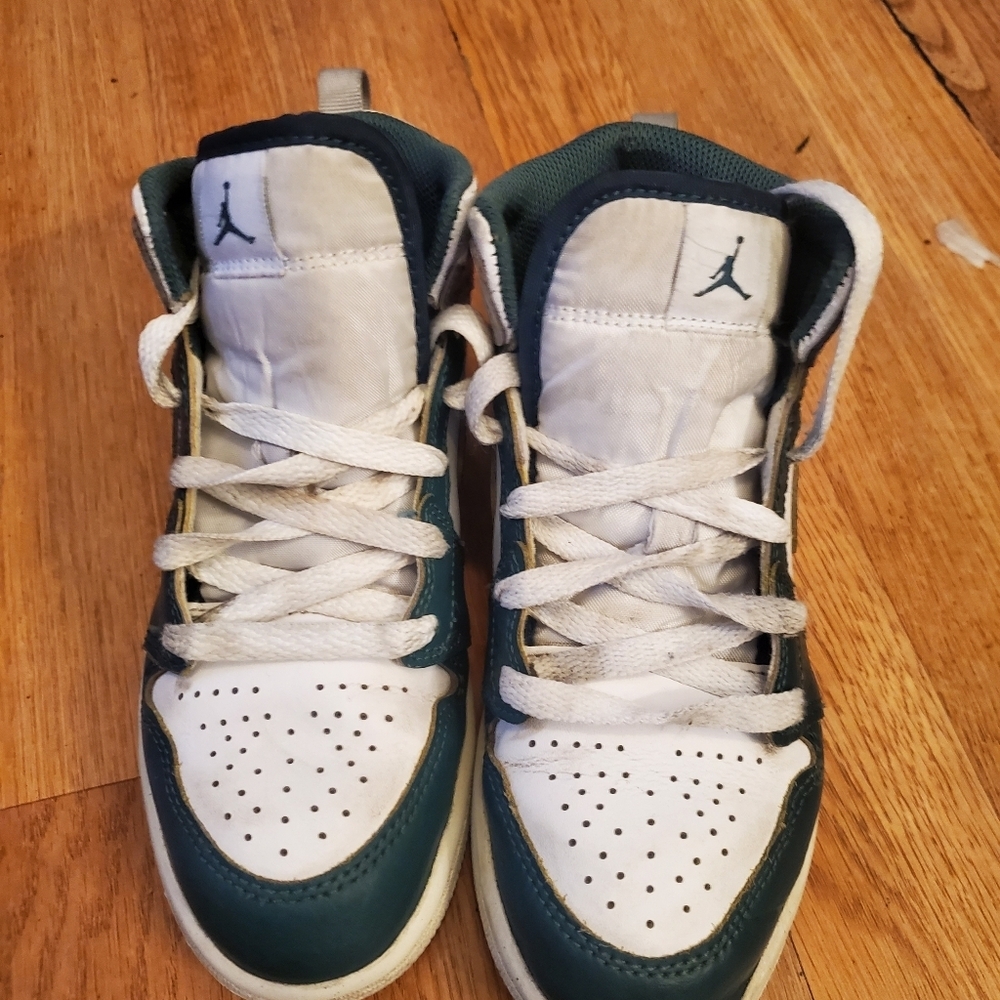 Nike Air Jordan Hightop Green White Sneakers,size 2Y - Picture 6 of 8